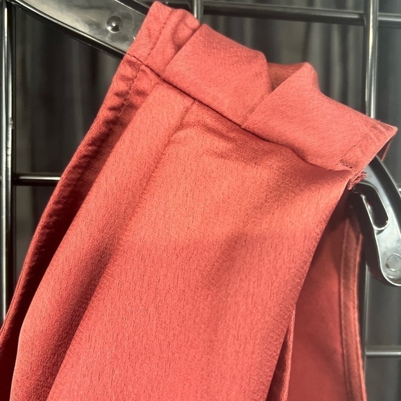 NEW WITH TAGS SATIN LOOK ONE SHOULDER TOP FROM WHITE HOUSE BLACK MARKET - Picture 4 of 11